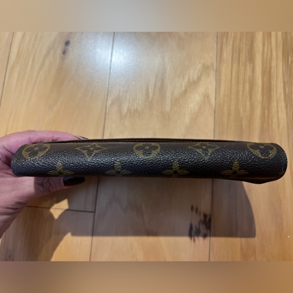 Authentic Louis Vuitton Sarah Wallet - Picture 5 of 13